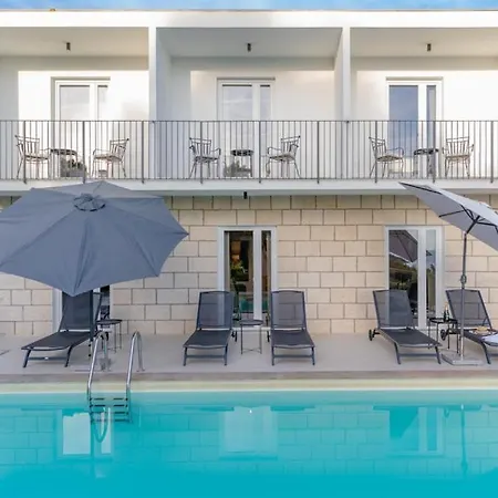 Βίλα Arborea By Guide Molunat