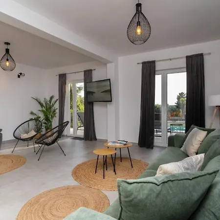 Βίλα Arborea By Guide Molunat